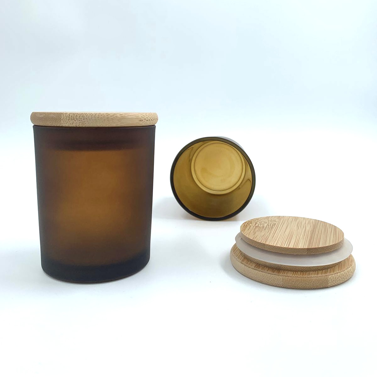 Матовый коричневый стакан 200 мл с бамбуковой крышкой с закруглённым краем